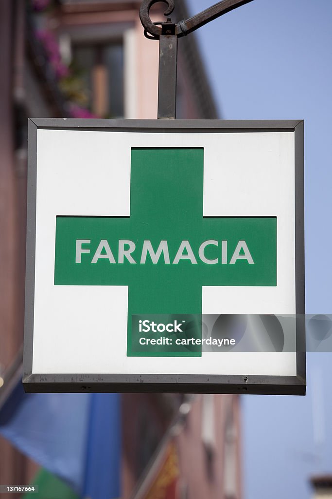 Farmacia médicaments génériques panneau en Italie - Photo de 2000-2009 libre de droits