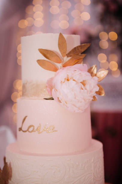 istock Stylish wedding cake with leaves 3817. 1371682644