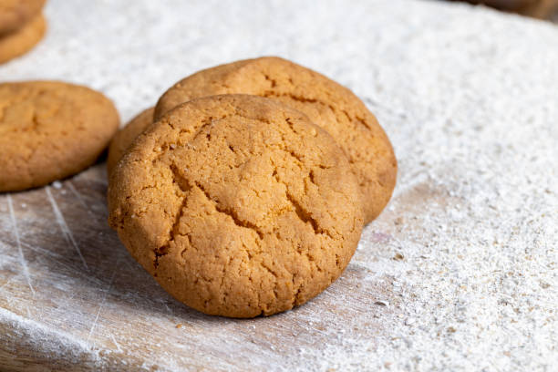istock several round light cookies after cooking 1371688387