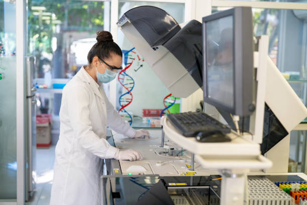 istock Woman working in a science lab 1371707944