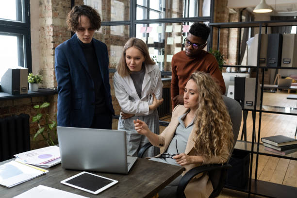 istock Business people working in team 1371726234