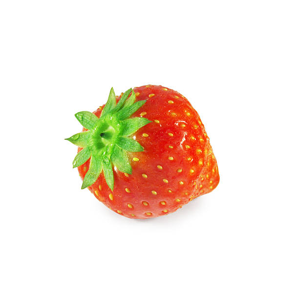 Świeże truskawki (na białym tle – zdjęcie