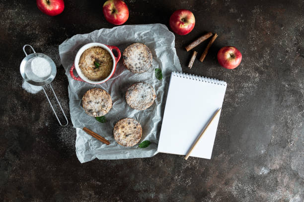 crumble de manzana - imagenes para decorar cuadernos fotografías e imágenes de stock