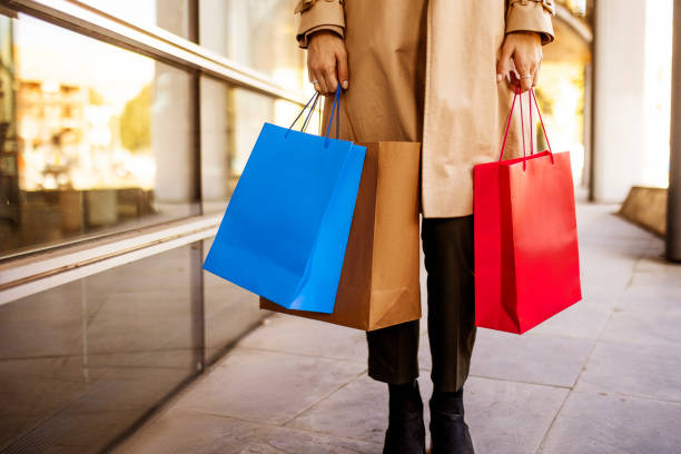 istock Unrecognizable woman in shopping 1371796493