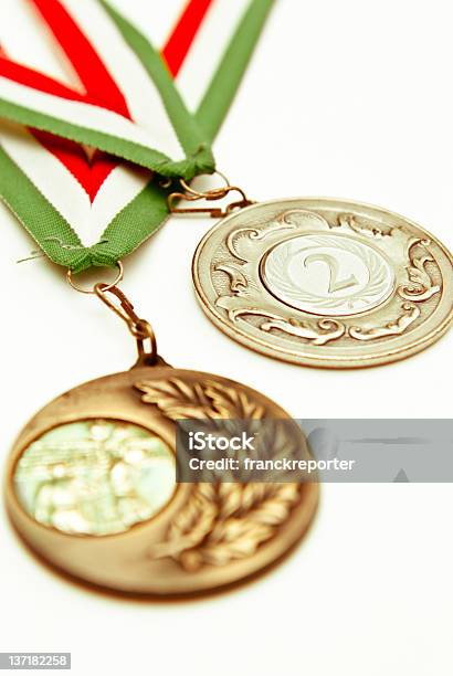 Plata Y Bronce Medallas De Festival Partido De Voleibol Foto de stock y más banco de imágenes de Cultura Italiana
