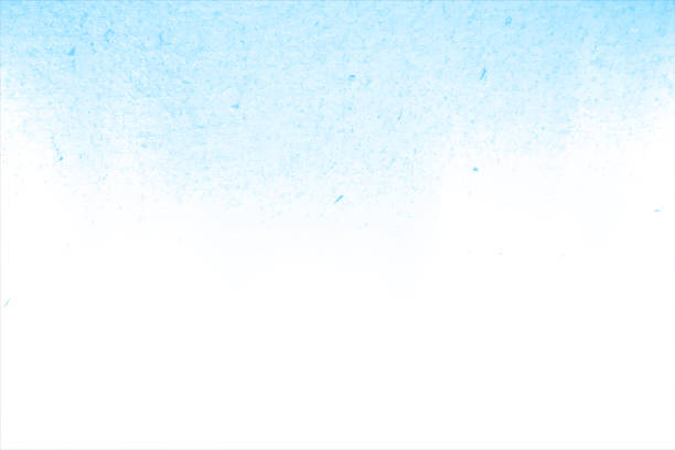светло-голубой и блеклый белый цвет омбре деревенский и размазанный окрашенный оштукатуренный стеной текстурированный пустой пустой гори - blue backgrounds paper textured stock illustrations