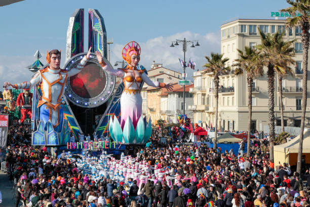 On February 20 the canevale of Viareggio, in Tuscany, Italy began.The Carnival of Viareggio since 1873 is the most spectacular Italian festival, testimony of the artistic and organizational skills of Italians in the world. Since 1987 the Carnival Foundation is the body that organizes the event.First category allegorical float: \