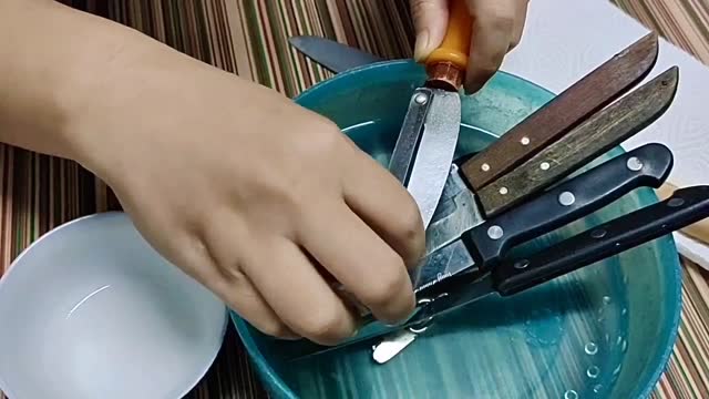 Cleaning Steel Kitchen Knife