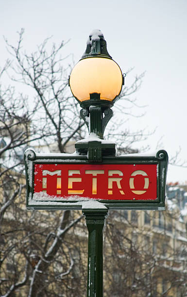 istock Rare snowy day in Paris 137194946