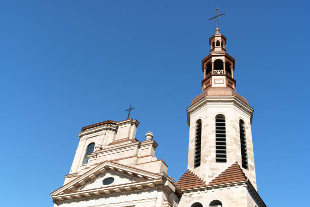 Notre Dame de Quebec Basilica Cathedral, in Quebec City, is the oldest parish in North America. In 1647 Samuel de Champlain built a church on the same site. The fire destroyed twice the church, then in 1923 the actual Basilica was built following the plans by architect Francois Baillarge.