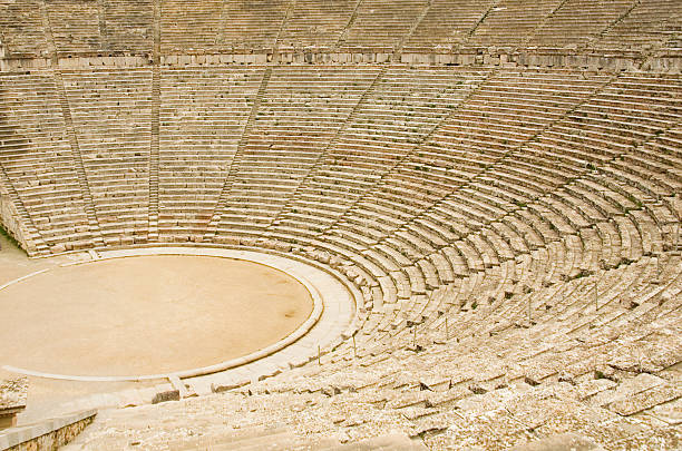 starożytny theater w epidaurus, grecja - epidaurus greece epidavros amphitheater zdjęcia i obrazy z banku zdjęć