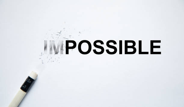 changer le mot impossible à possible avec une gomme à crayon - envisageable photos et images de collection