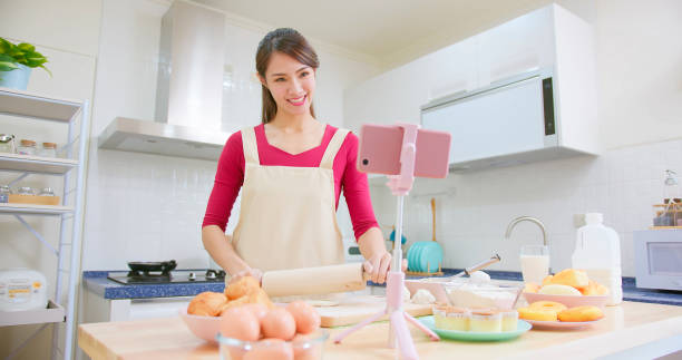istock woman learn for cooking 1371976956