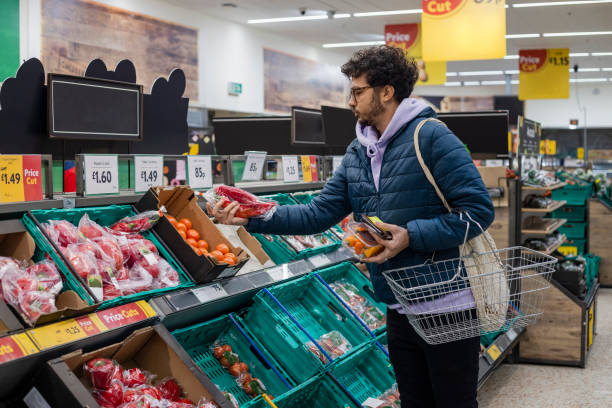 istock Shopping on a Budget 1371981241