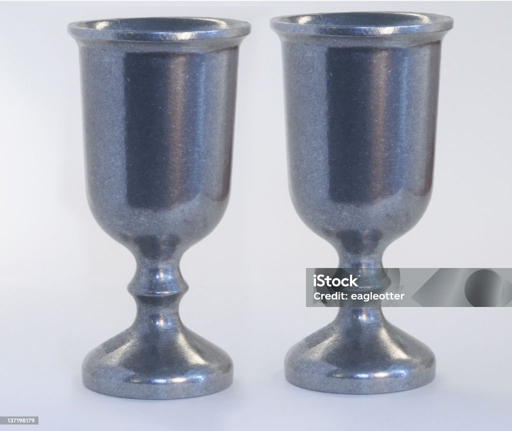 Due Peltro Chalices - Foto stock royalty-free di Abilità