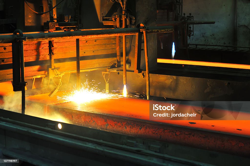 Gas taglio dei metalli a caldo - Foto stock royalty-free di Acciaio