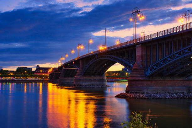 istock Theodor Heuss bridge in Mainz during blue hour 1371982684