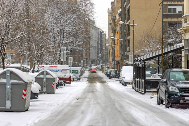 istock Snow City Street 1371983887