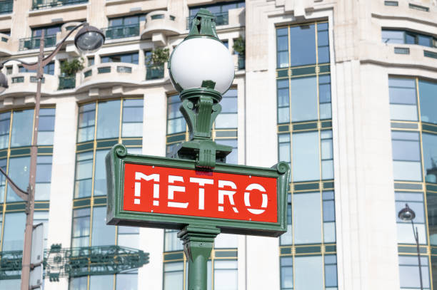 istock Vintage metro sign in Paris 1371993201