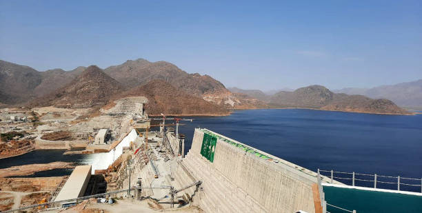 grand ethiopian renaissance dam (gerd) o la diga etiope sul fiume nilo azzurro - ethiopia foto e immagini stock