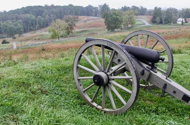 istock War Time Cannon Overlooking The Gettysburg National Battlefield 1372012719