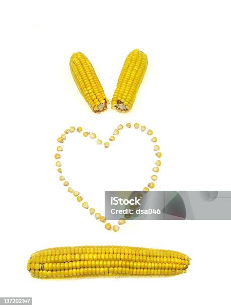 Corn Cuore Isolato Su Sfondo Bianco - Fotografie stock e altre immagini di Acqua - Acqua, Affettuoso, Alimentazione sana