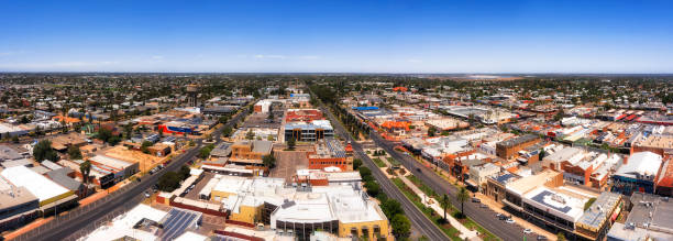 istock D Mildura Avenue Short pan 1372026191
