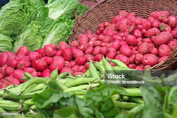 Farmers Market Produkte Stockfoto und mehr Bilder von Bauernmarkt - Bauernmarkt, Chinesischer Senfkohl, Fotografie