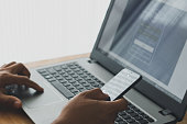 cybersicherheit-in-zweistufiger-verifizierung-login-benutzer-sicherheit-und-verschlüsselung.jpg?b=1&s=170x170&k=20&c=lK1mzyqAT1kQkvVx5azbOPdPAFGMI1pxtWbMQYd5R0Y=
