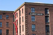 albert-dock-in-liverpool.jpg?b=1&s=170x170&k=20&c=qeTOff0G25NWKCQR0IYXSbE4CflEaE4ILezigl7qXPM=