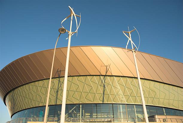 moderno edifício de vidro - liverpool stadium built structure building exterior imagens e fotografias de stock