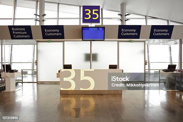 空の空港ターミナルゲート - 出発ロビーのストックフォトや画像を多数ご用意 - 出発ロビー, 空港, 門