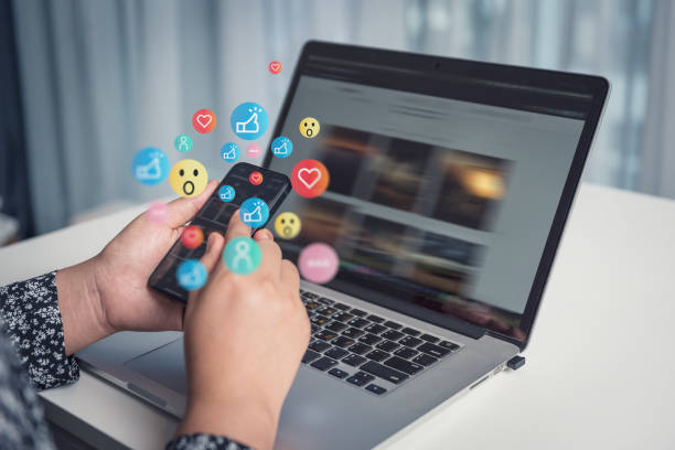 social media and technology internet communication connection concept. business woman's hands is using social media via smartphone with notification icon. technology digital media mobile phone network - social media mobile phone facebook application software imagens e fotografias de stock