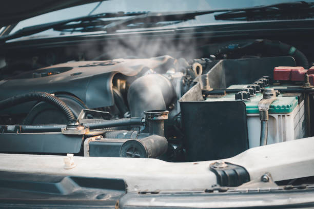 Automotive engine overheating on the road Automotive engine overheating on the road engine stock pictures, royalty-free photos & images