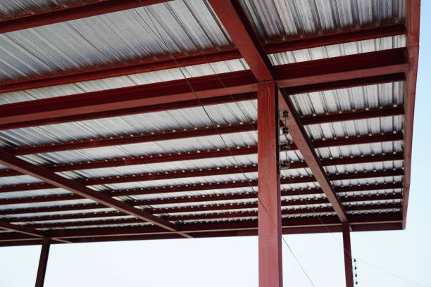istock Under metal sheet attached to the roof insulation 1372166527