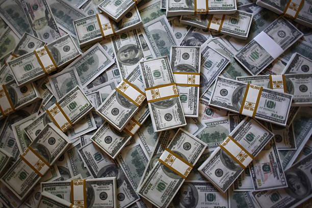 istock Pile of cash 137216673