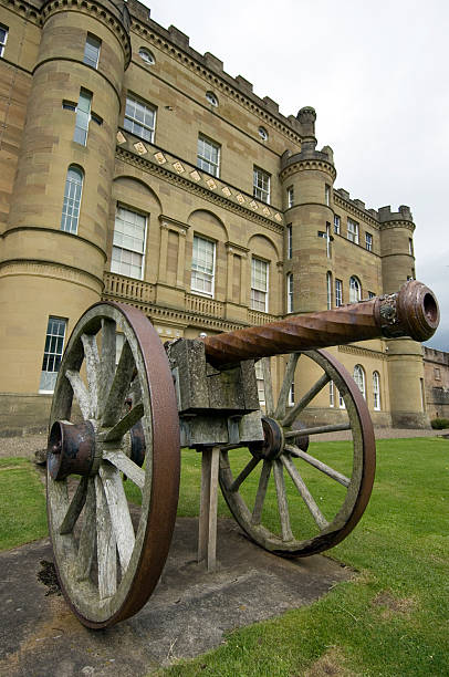 Cannon en Culzean castillo - foto de stock