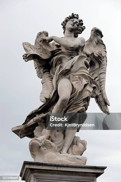 Foto de Angel No St Angelo Em Roma e mais fotos de stock de Adulto maduro - Adulto maduro, Anjo, Arcaico