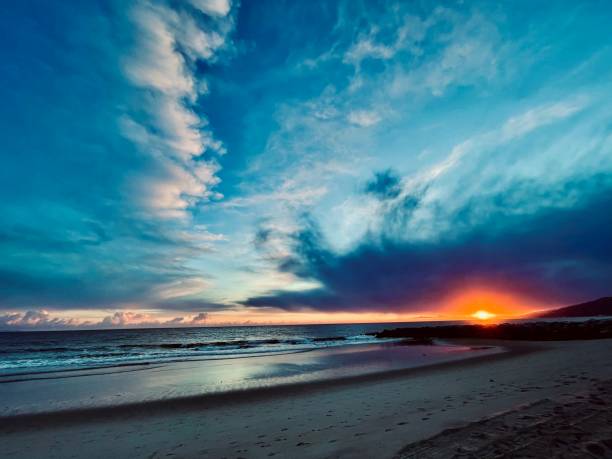istock Sunset at the Palisades 1372206897