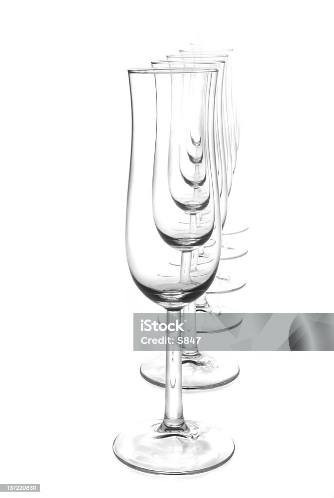 Flute di Champagne in una riga - Foto stock royalty-free di Bicchiere
