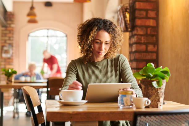 istock tablet in the coffee shop 1372222029
