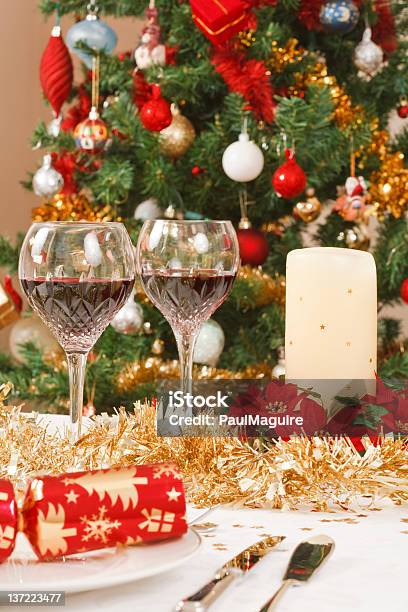 Рождественский Стол — стоковые фотографии и другие картинки В помещении - В помещении, Рождественские украшения, Алкоголь - напиток