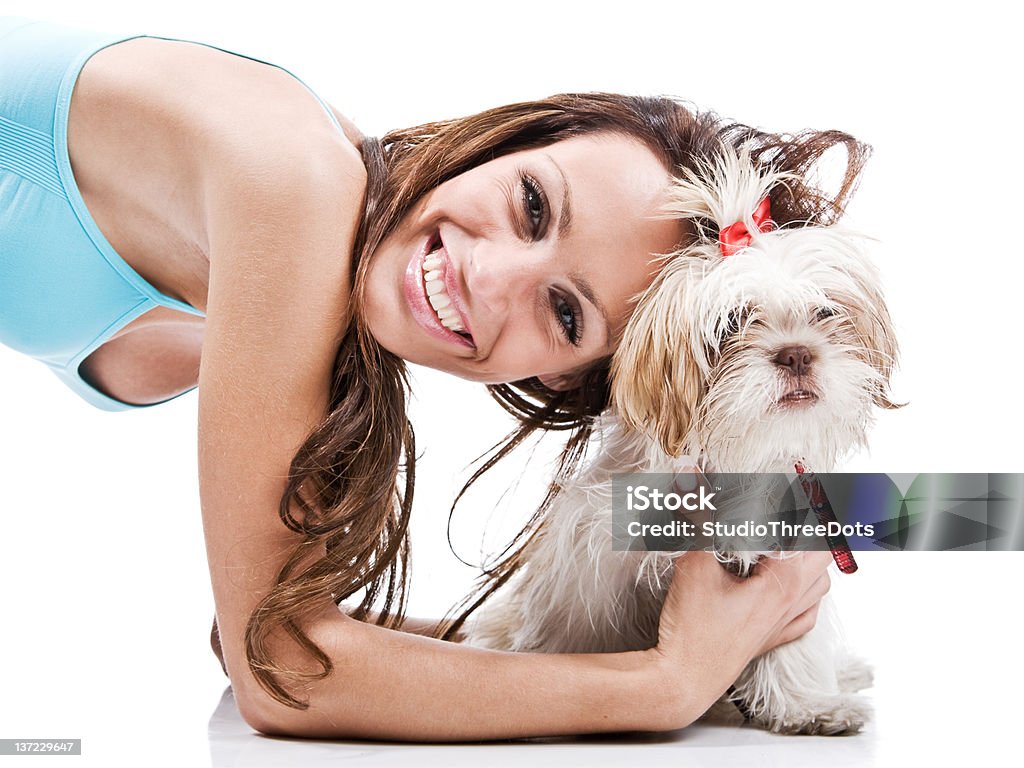 Bela brunette e seu cachorro - Foto de stock de 20 Anos royalty-free