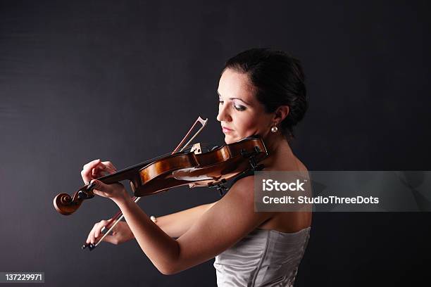 バイオリン奏者 - 1人のストックフォトや画像を多数ご用意 - 1人, クラシック音楽, バイオリン