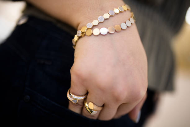 istock Jewelry small business promotion 1372339277