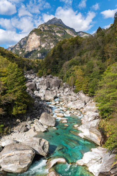 river bed of the verzasca - riverbed switzerland valley stone imagens e fotografias de stock