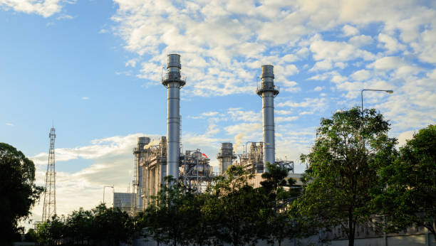 gas turbine electrical power plant with twilight - central elétrica imagens e fotografias de stock