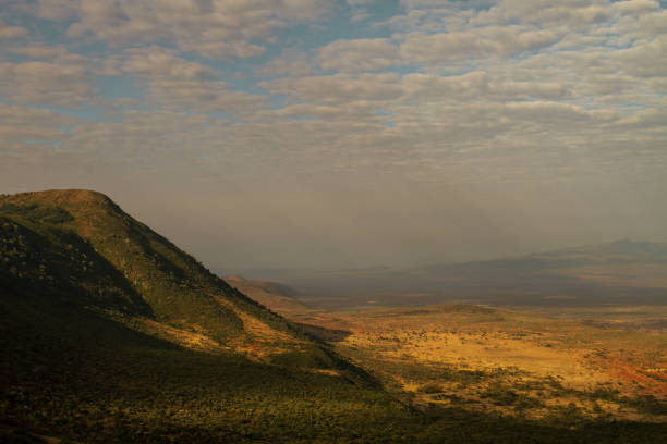 vista aérea del gran valle del rift de kenia - valle del rift fotografías e imágenes de stock