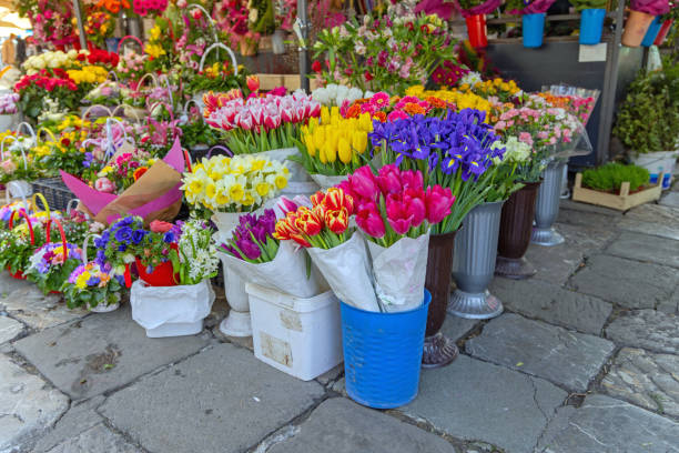 istock Florist Farmers Market 1372535949