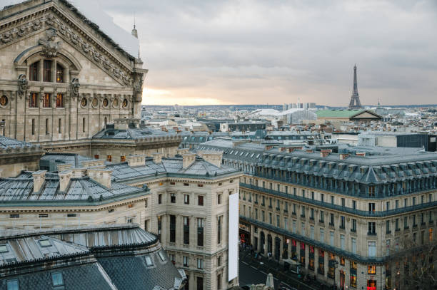 istock Paris, France 1372561274